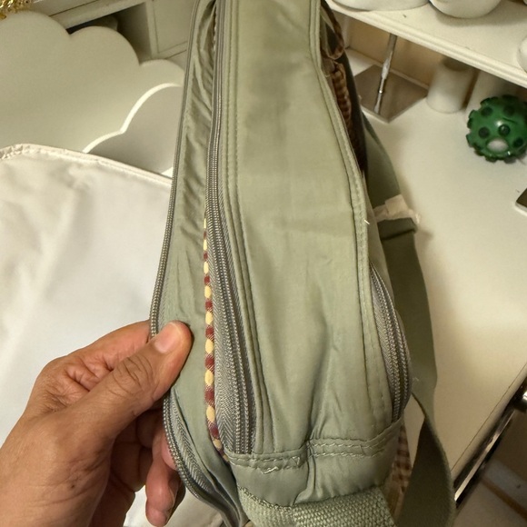 GRACO Katherine Diaper Bag
Separate Changing Station Zippered Parent-Pocket - Picture 9 of 11